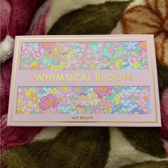 Ace Beaute Whimsical Wonderland Eyeshadow Palette - Picture 2 of 2